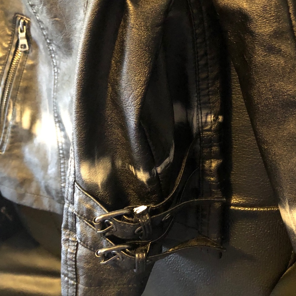 Jacket - Picture 4 of 6